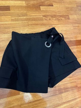 Falda pantalón Bershka negra T.38