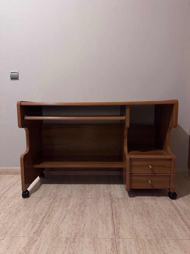 Escritorio madera con ruedas y 2 cajones