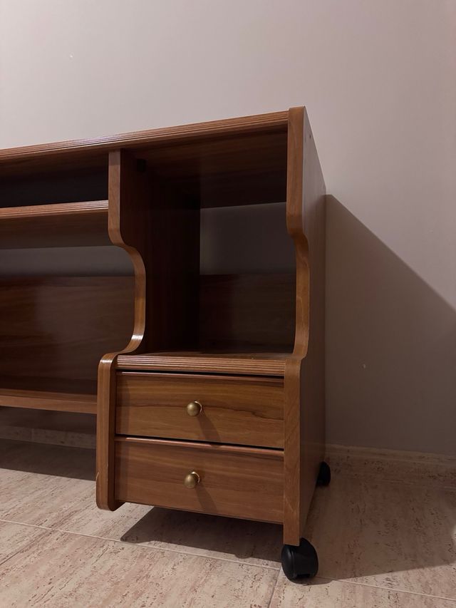 Escritorio madera con ruedas y 2 cajones