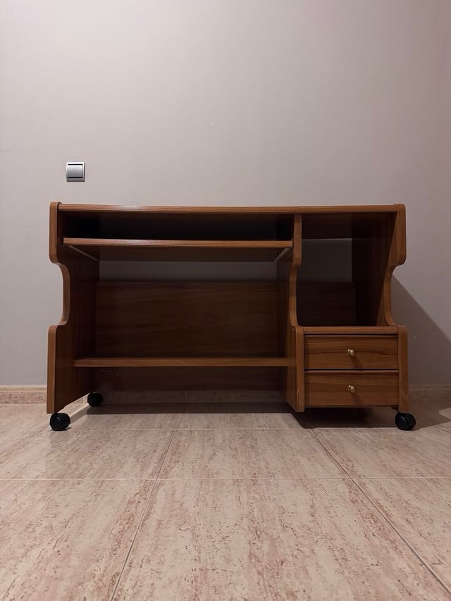Escritorio madera con ruedas y 2 cajones