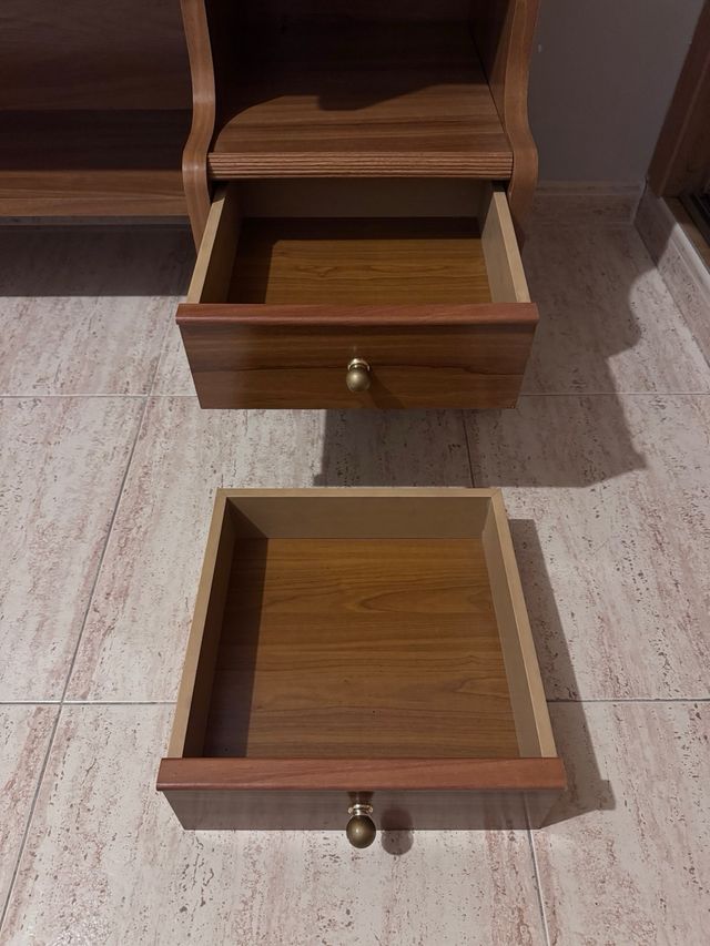 Escritorio madera con ruedas y 2 cajones