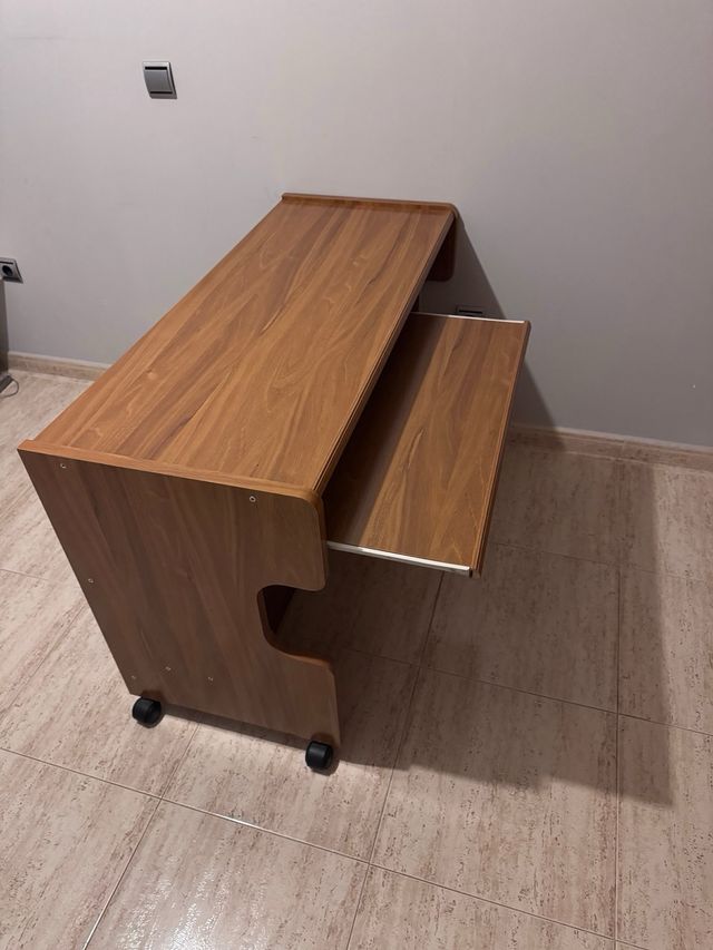 Escritorio madera con ruedas y 2 cajones