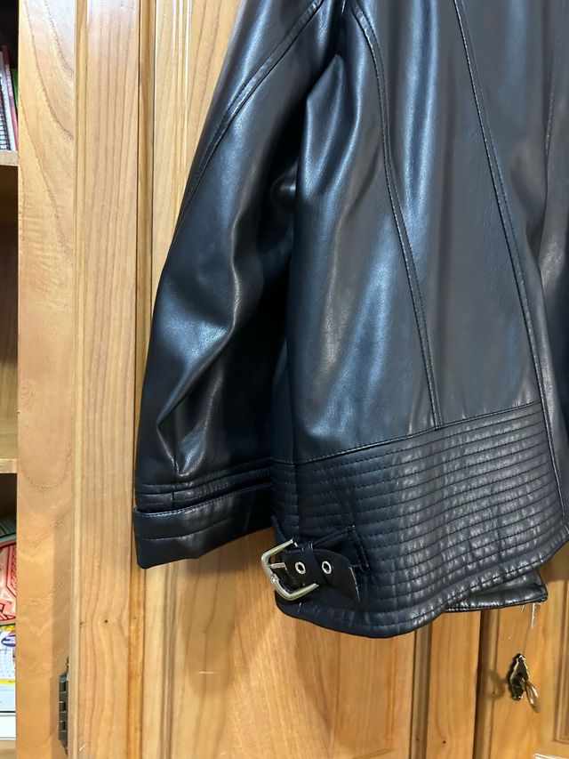 Chaqueta de cuero negra