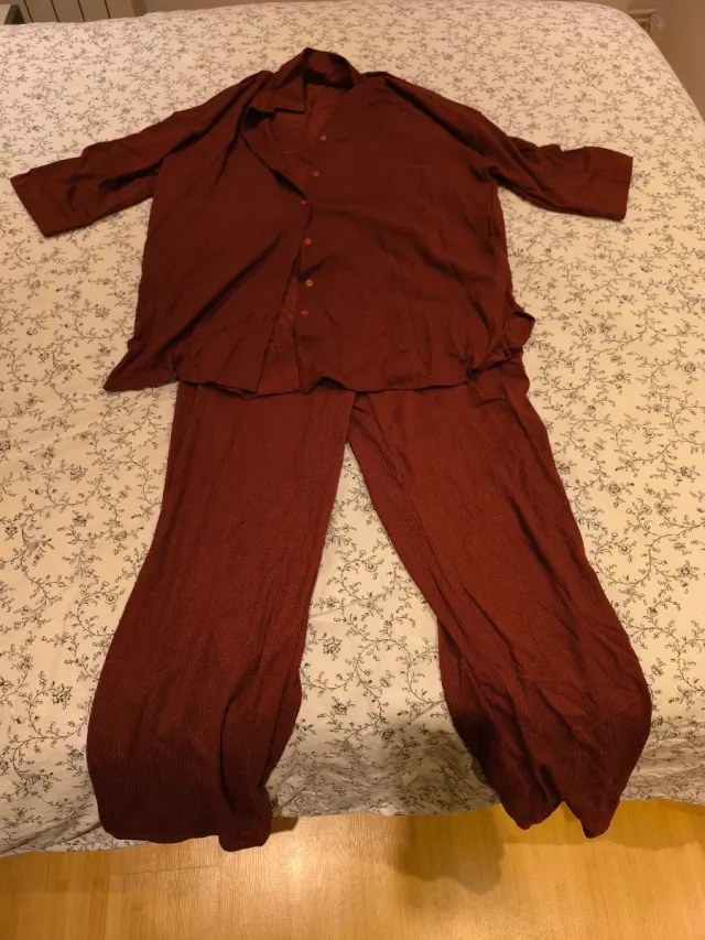 Conjunto granate/burdeos