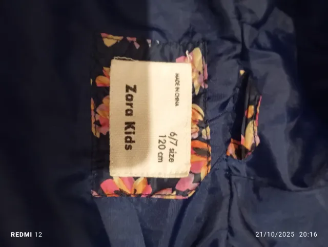 Chaleco niña Marca zara