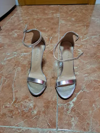 Sandalias de tacón Marypaz plateadas ,un solo uso