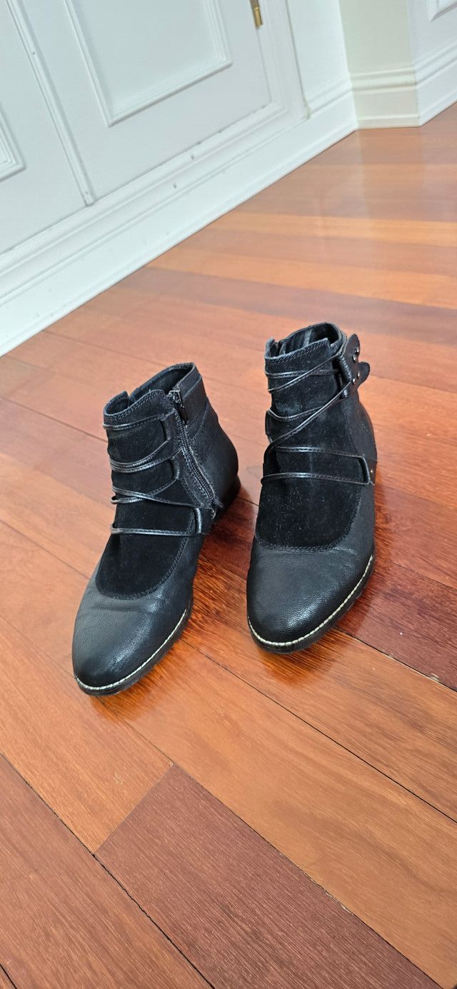 Botines Adolfo Dominguez Negros