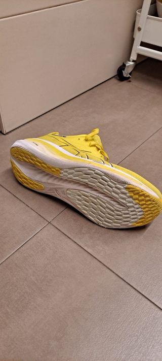 Asics Gel Nimbus 26 Amarillo