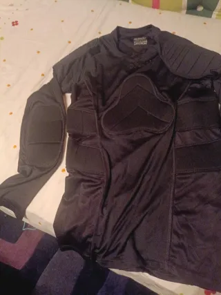 Camiseta técnica con refuerzos