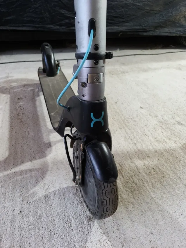 Scooter elettrico Cecotec Bongo 700W 36V