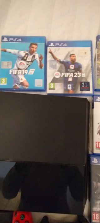 PlayStation 4 + 7 Giochi