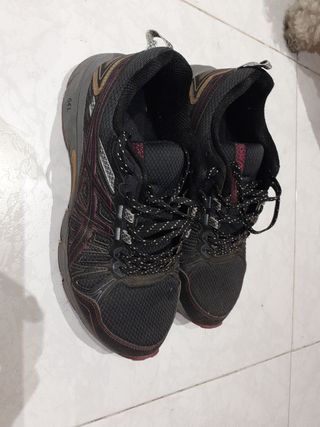 Zapatillas Asics Negro/Dorado