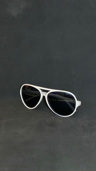 Gafas de sol aviador blancas y negras