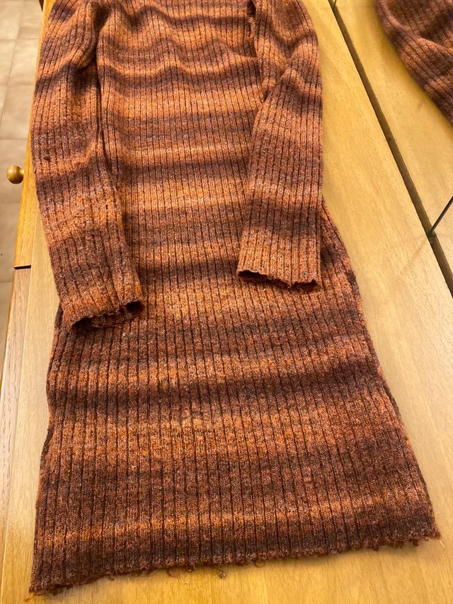 Vestido Bershka punto rayas marron/naranja