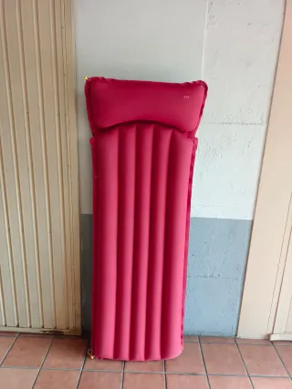 Colchoneta hinchable y bomba