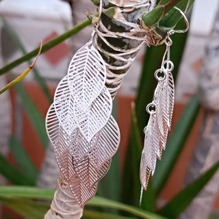 Pendientes colgantes plateados hoja