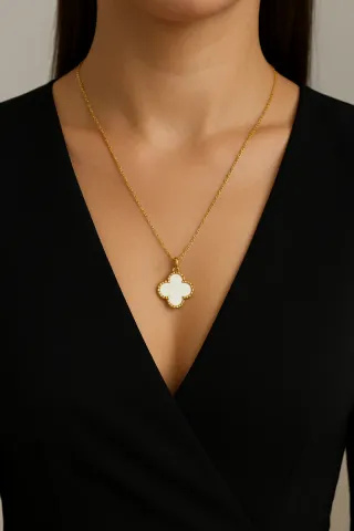 Collar Trébol Madreperla Bañado en Oro