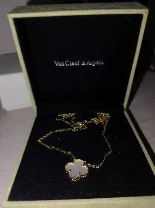 Collar Trébol Madreperla Bañado en Oro