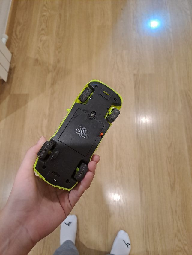 Coche teledirigido negro