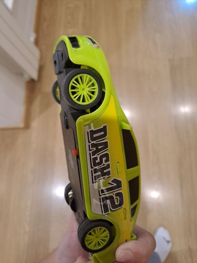 Coche teledirigido negro