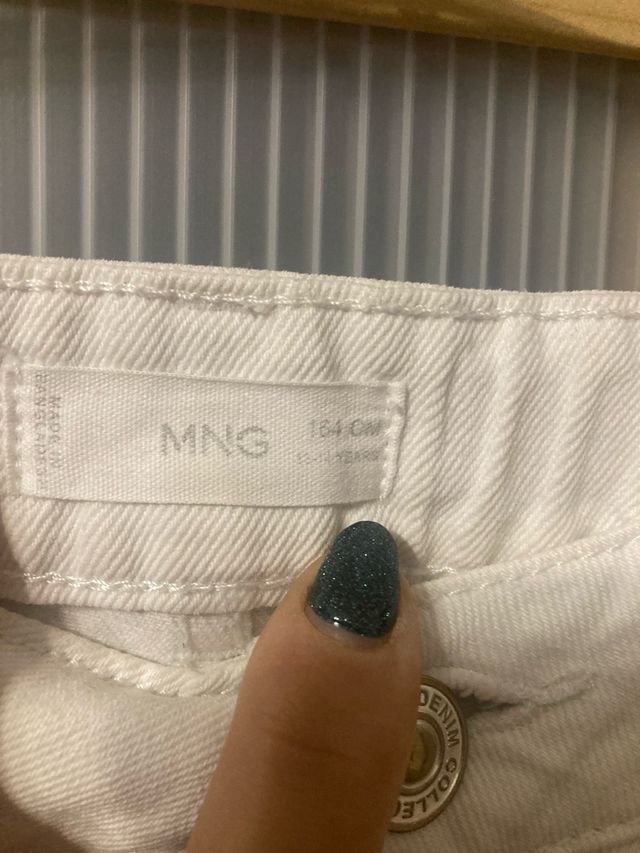 Pantalones vaqueros blancos Mango rotos