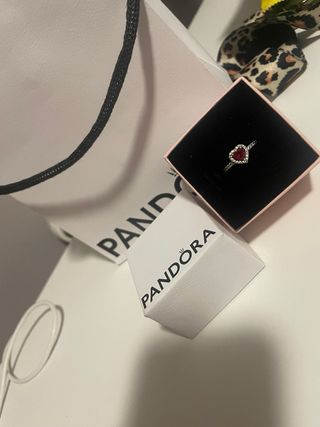 Anillo Pandora Corazón Rojo y Plata
