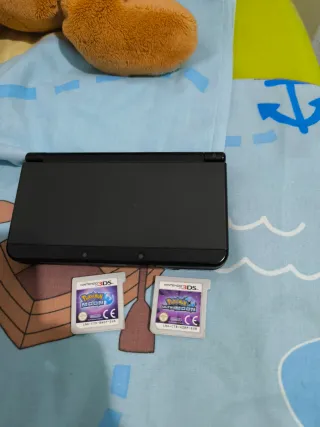 Nintendo 3DS XL Negra + 2 Juegos Pokémon