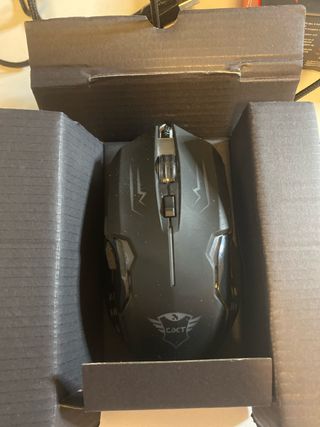 Ratón Trust con cable negro