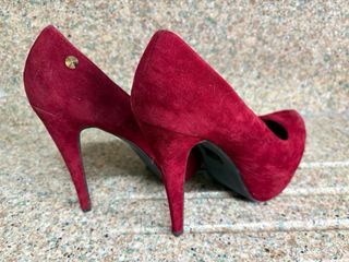 Zapatos de tacón rojos Jessy Ross talla 40