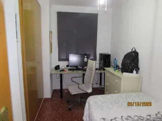 Piso con terraza en venta y garaje en Paterna.