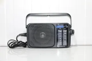 Radio Panasonic Transistor RP-2400