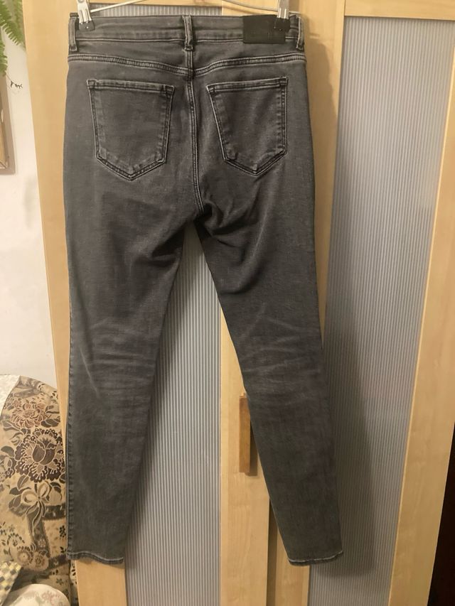 Pantalones vaqueros grises Massimo Dutti