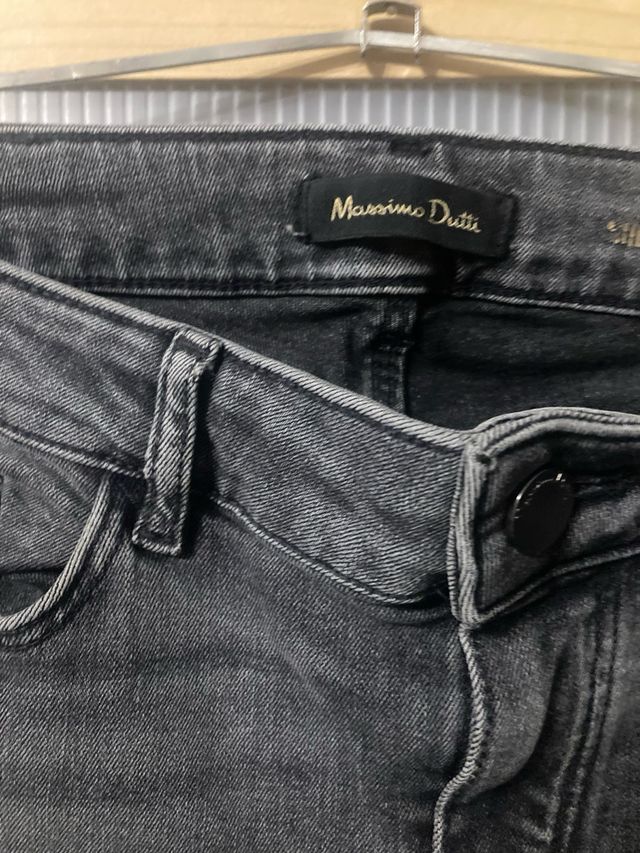 Pantalones vaqueros grises Massimo Dutti