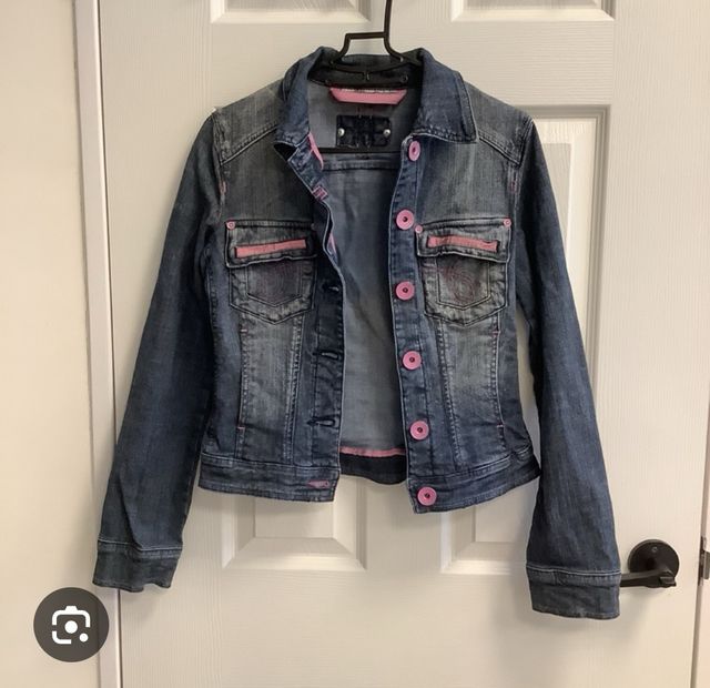 Cazadora vaquera mujer azul con detalles rosa