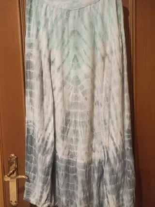 Maxifalda tie-dye verde y blanco
