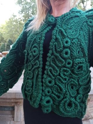 Chaqueta artesanal verde única