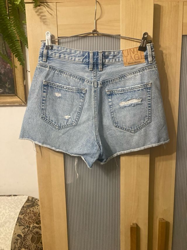 Pantalones cortos vaqueros rotos