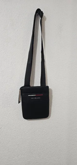 Bandolera Tommy Hilfiger Negra