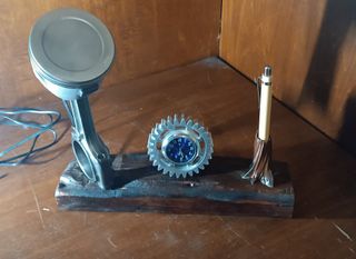 Lampada da scrivania design pistone metallo legno