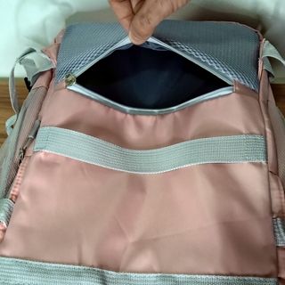 NUEVA -Mochila rosa con compartimentos impermeable