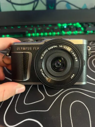 PRECIO NEGOCIABLE
Olympus PEN E-PL10 + Objetivo 14