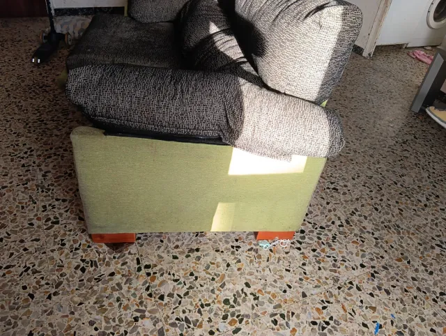 Sofá seregala el sofá se enc encuentra en alcarrás