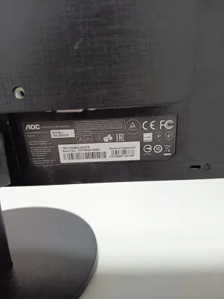 Monitor AOC 16" E9705
