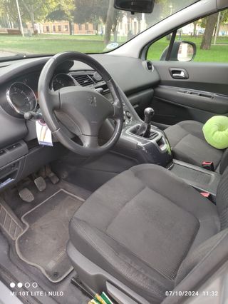 Peugeot 5008 2010