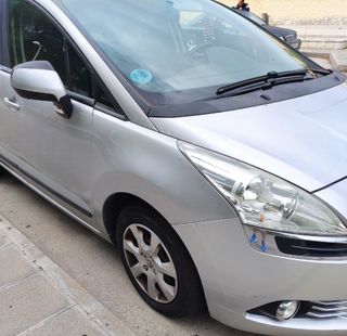Peugeot 5008 2010