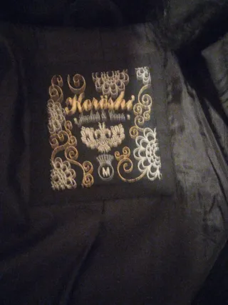 Chaqueta negra acolchada mujer