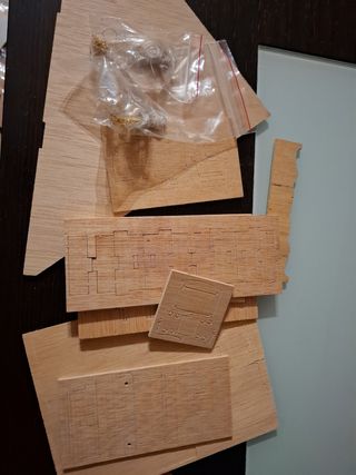 CASA DE MUÑECAS piezas sin usar 