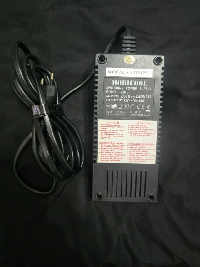 Adaptador Corriente Coche 12V a 220V