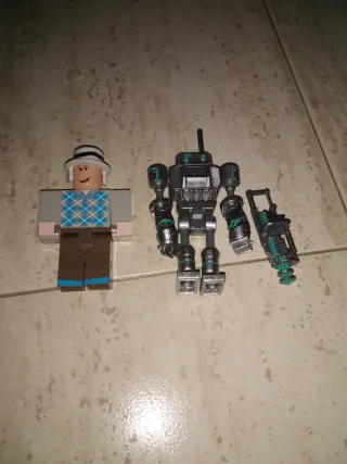 Pack 2 figuras roblox  !!