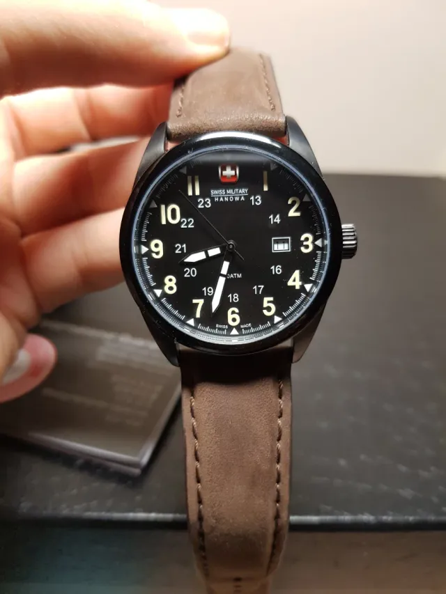 Reloj Swiss Military Negro Correa Marrón
